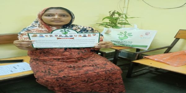 रायपुर : नए बच्चों के जन्म पर 15 माताओं को दिए गए 75 फलदार पौधे