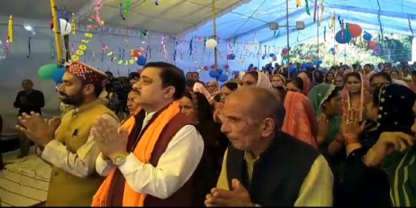 सांसद सुरेश कश्यप ने पनियाली में भागवत कथा में लिया भाग