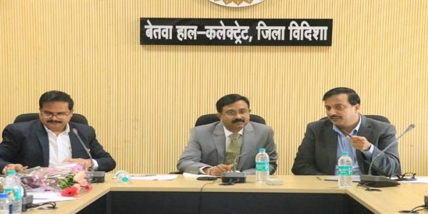 भारत निर्वाचन आयोग के सचिव ने विदिशा में एसआईआर संबंधी कार्यों की समीक्षा, कहा-मैपिंग कार्य शीघ्र पूर्ण करें