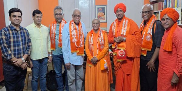 जींद : आर्य समाज दक्षिण अफ्रीका का प्रतिनिधिमंडल पहुंचा खटकड़