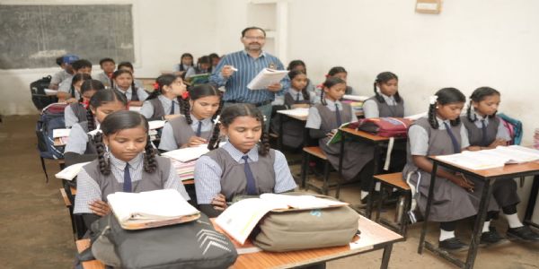 कोरबा : युक्तियुक्त करण से शिक्षकों की विशेषज्ञता का लाभ सही रूप में पहुँच रही विद्यार्थियों तक