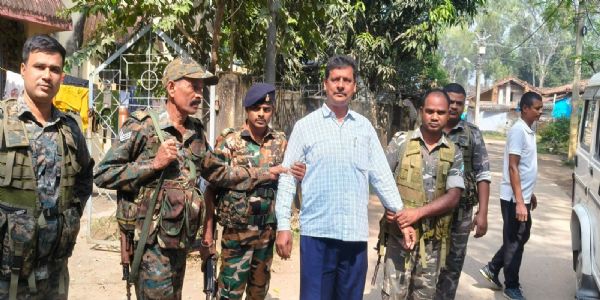 एसीबी ने 65 हजार रिश्वत लेते प्रधान सहायक को किया गिरफ्तार