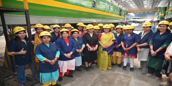 रेलवे बोर्ड की सदस्य उषा वेणुगोपाल ने बरेका की तकनीकी उत्कृष्टता और कार्य संस्कृति काे सराहा