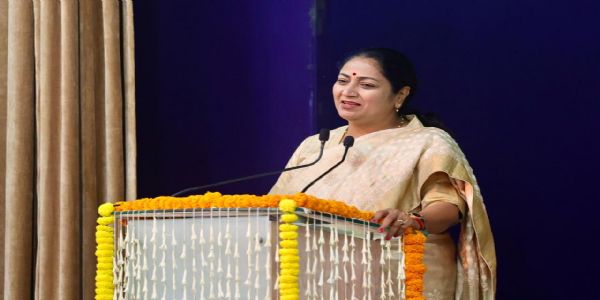 बेघरों के लिए 15 नवंबर से ‘विंटर एक्शन प्लान’, 250 अस्थायी शेल्टर तैयार : रेखा गुप्ता