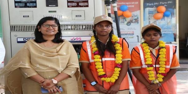 ग्वालियरः शहर के पुलिस वेलफेयर पेट्रोल पंपों पर भी शक्ति दीदियों ने संभाली कमान