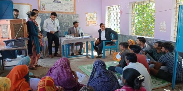 विदिशाः भारत निर्वाचन आयोग के अधिकारियों ने किया जिले में मतदाता सूची पुनरीक्षण कार्य का गहन निरीक्षण