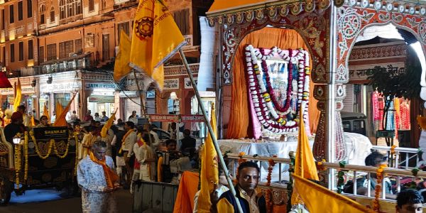 श्री निम्बार्क जयंती शोभायात्रा में उमड़ा श्रद्धा का सैलाब