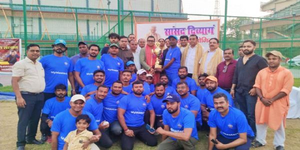 सांसद दिव्यांग खेलकूद प्रतियोगिता में दिव्यांग क्रिकेटर सांसद दिव्यांग खेलकूद प्रतियोगिता में दिव्यांग क्रिकेटर