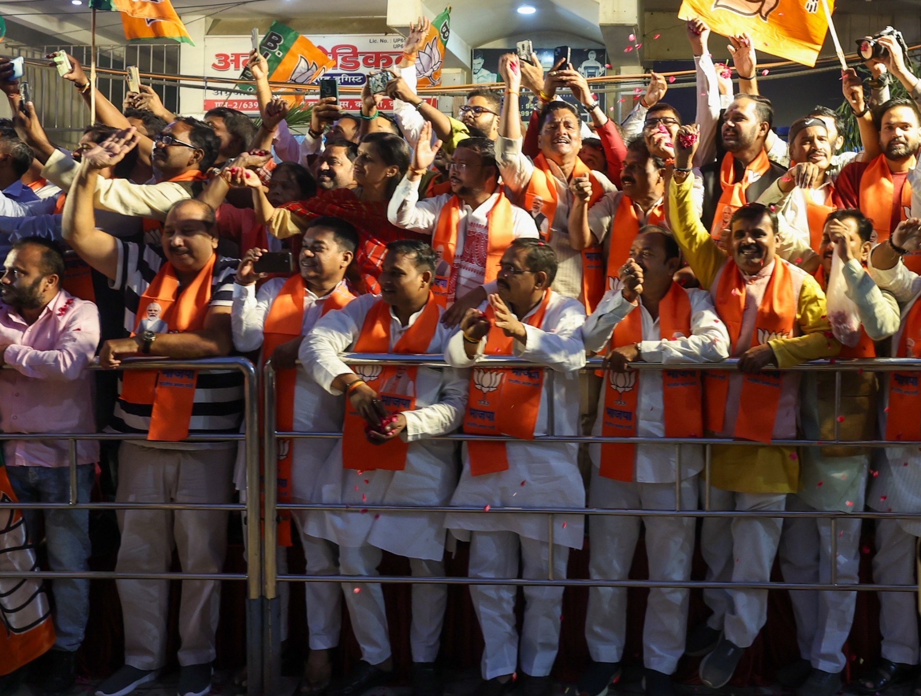 स्वागत की तस्वीरें स्वागत की तस्वीरें