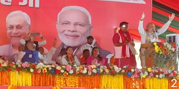 संबोधित करते अमित शाह