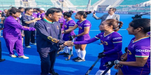 ध्यानचंद स्टेडियम में मनाया गया भारतीय हॉकी के 100 गौरवशाली वर्षों का जश्न