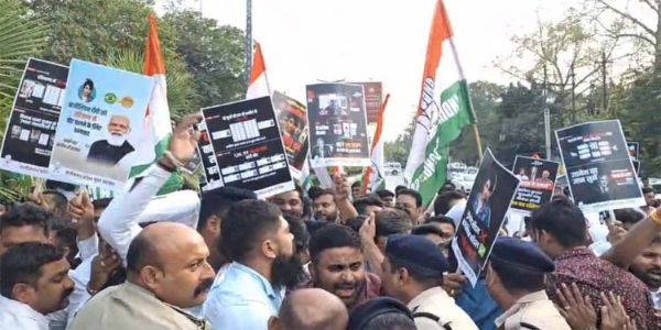 छत्तीसगढ़ में एसआईआर के व‍िरोध में युवा कांग्रेस ने किया प्रदर्शन