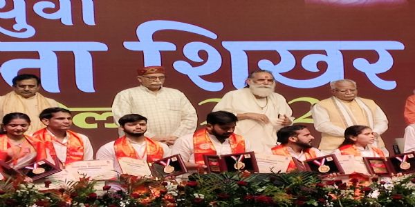 सीएसजेएम के प्रतीक ने कर्मयोगी पुरस्कार जीत विश्वविद्यालय का बढ़ाया मान : कुलपति