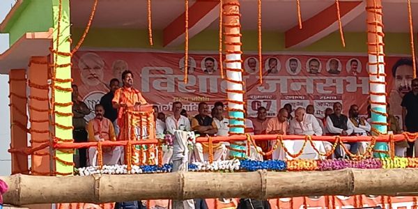 विकास को रोकने वालों को चुनाव में नकारा जाना चाहिए - सीएम योगी