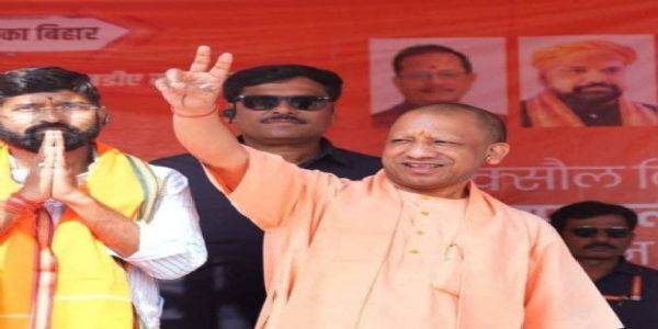 सीएम योगी ने चंपारण की धरती से विरोधियो को जमकर कोसा