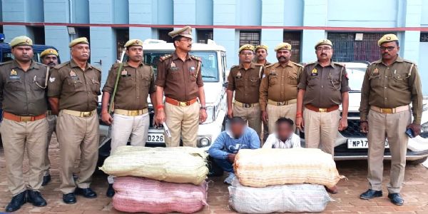 दो बोलेरो में 100 किलो गांजा ले जाते दो तस्कर गिरफ्तार