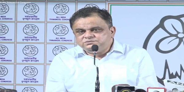 बंगाल के सभी स्कूलों में प्रतिदिन बांग्लार माटी, बांग्लार जल का सामूहिक गायन अनिवार्य