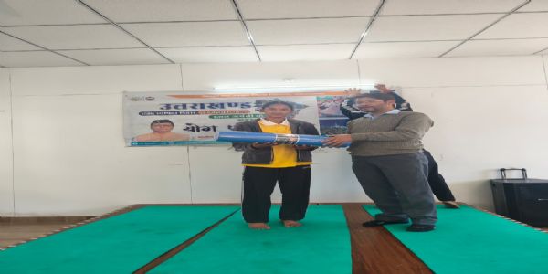 योग से सेहत और संस्कार दोनों — राज्य स्थापना दिवस पर लोहाघाट में शानदार आयोजन