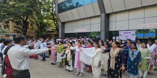 वन्दे मातरम गीत की 150 वीं वर्षगांठ पर ठाणे जेडपी में समूह गायन