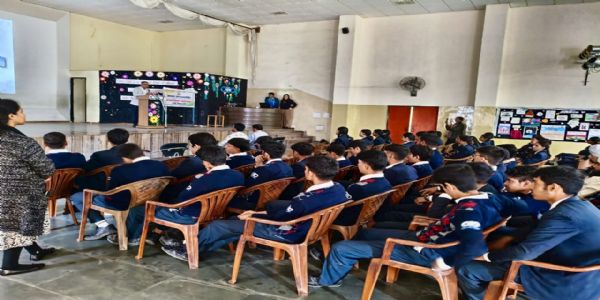 इंडस ग्लोबल स्कूल जरली में विद्यार्थियों को आयकर का महत्व समझाया