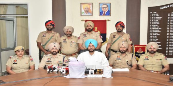 अमृतसर में दो ड्रग सप्लाई मॉड्यूलों का पर्दाफाश, 2.8 किलोग्राम आईसीई सहित दो गिरफ्तार