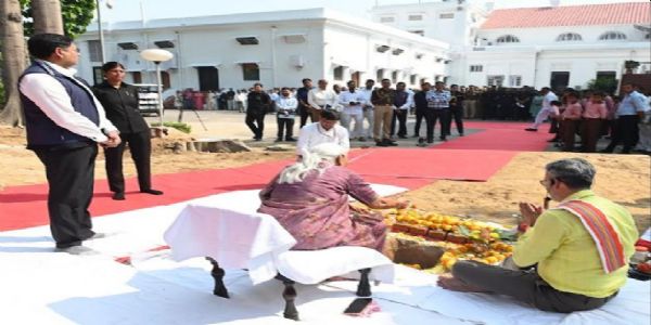 राजभवन में राज्यपाल ने किया गंगोत्री से गंगासागर प्रतिकृति का शिलान्यास
