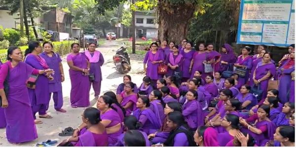 आठ सूत्री मांगों को लेकर आशा कर्मियों ने सौंपा ज्ञापन