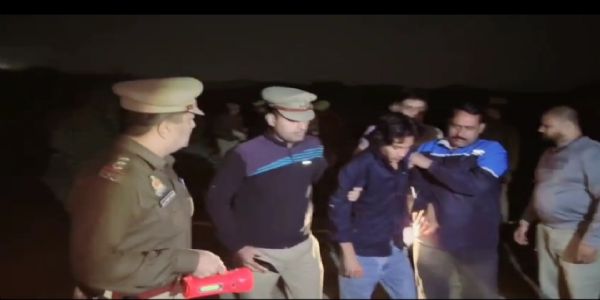 मुठभेड़ में तीन बदमाश गिरफ्तार, 12 घंटे में दो मोबाइल लूट की घटना का खुलासा