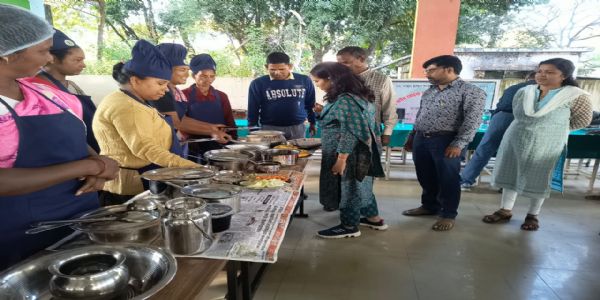 रसोइया प्रतियोगिता अर्सुलाइन कॉन्वेंट स्कूल की रसोइया हुई प्रथम