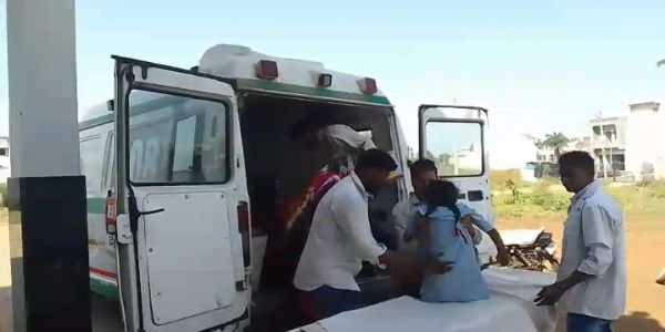 कस्तूरबा छात्रावास की 6 बालिकाओं की प्रार्थना के दौरान बिगड़ी तबीयत