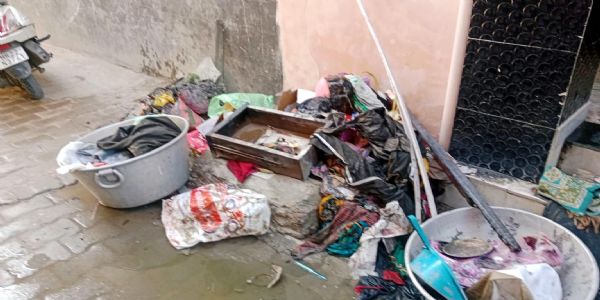 फतेहाबाद : मकान में आग से घर का सारा सामान जलकर स्वाह