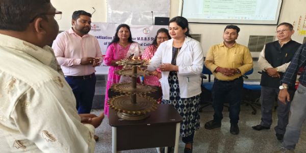 एमबीबीएस छात्रों को मिली एचआईवी-एड्स संक्रमण की जानकारी