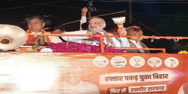 प्रत्याशी खेमका के साथ अमित शाह प्रत्याशी खेमका के साथ अमित शाह