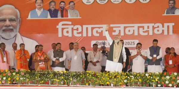 बिहार का यह चुनाव एनडीए, नीतीश या मोदी नहीं लड़ रहे बल्कि बिहार की जनता लड़ रही है - पीएम नरेंद्र मोदी