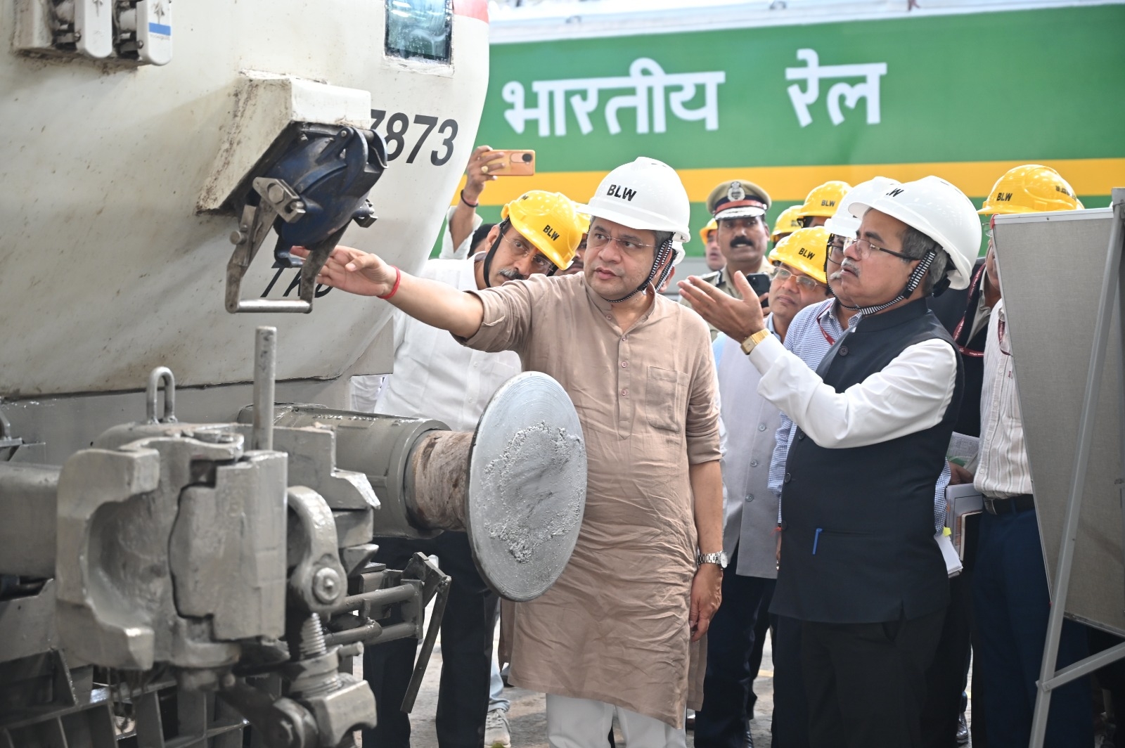 बरेका में बोले रेलमंत्री अश्विनी वैष्णव