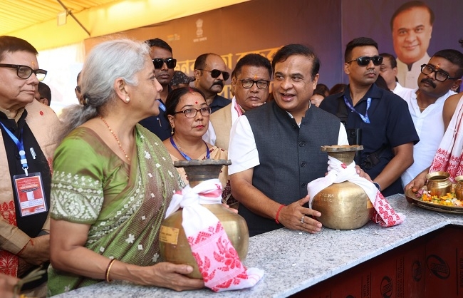 शहीद कनकलता बरुआ राज्य विश्वविद्यालय का नींव रखते वित्त मंत्री शहीद कनकलता बरुआ राज्य विश्वविद्यालय का नींव रखते वित्त मंत्री