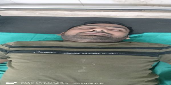 बस में नशीला मीठा और सेव खिलाकर यात्री से नगदी और सामान की लूट