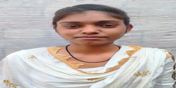 फैक्ट्री में काम करने जा रही युवती की बस की टक्कर से मौत