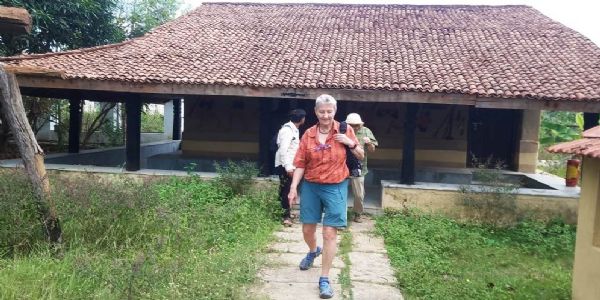 रायपुर : बेल्जियम के पर्यटक धनकुल एथनिक रिजॉर्ट पहुंचे, बस्तर की जनजातीय संस्कृति देख हुए अभिभूत