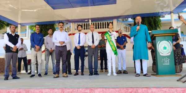 सरगुजा जिले के सभी शासकीय एवं अशासकीय विद्यालयों में प्रतिदिन “वंदे मातरम्” का सामूहिक गायन