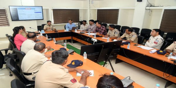 डीआईजी ने दिया हम दो, हमारे दो हेलमेट का नारा