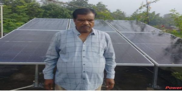 बलरामपुर : सौर ऊर्जा से आत्मनिर्भर बना संजय का घर, हर महीने पांच हजार की बचत