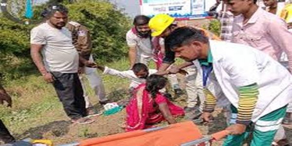 मैहर: बाइक सवारों को रौंदते हुए पलटी बेकाबू बोलेरो, एक की मौत, दस घायल