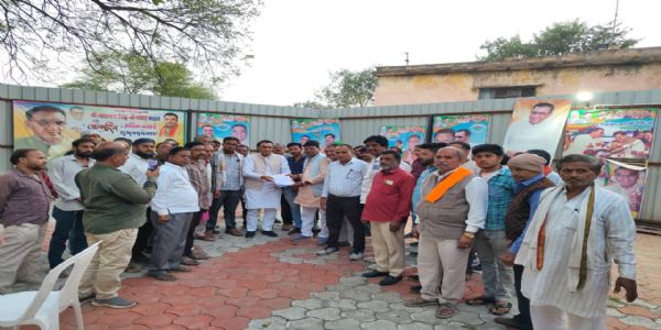 राजगढ़ः राज्यमंत्री पंवार से मिले आरा मशीन संचालक,वन विभाग की शिकायत