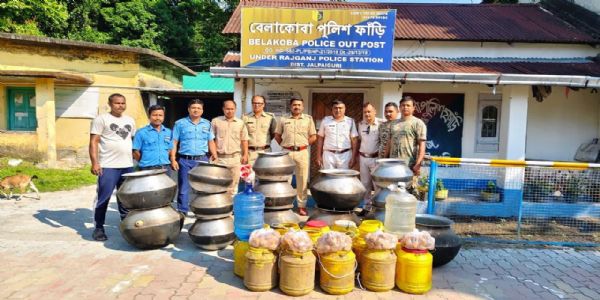 देशी शराब के खिलाफ अभियान, दो जगहों से भारी मात्रा में शराब बरामद