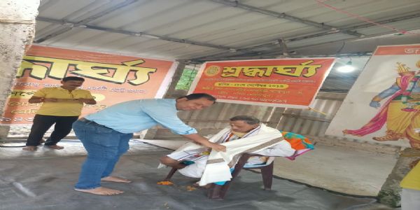 ‘श्रद्धार्घ्य परिवार’ की पहल पर गौरहरी दत्त को किया गया सम्मानित