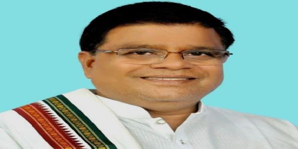 सरकार के संरक्षण मे भोपालपटनम की खदानों से अवैध रेत का अंतरराज्यीय परिवहन जारी -बसंत राव ताटी