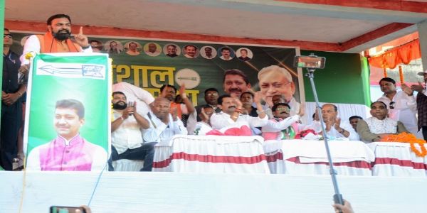 लालूजी ने नौकरी के बदले जमीन लिखवाई, चारा घोटाले से बिहार को किया बदनाम : सम्राट चौधरी