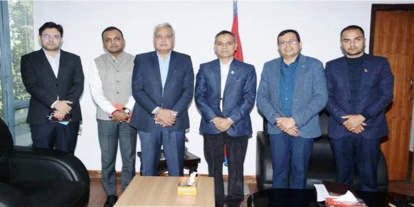 भारत के राजदूत नवीन श्रीवास्तव ने गृहमंत्री ओमप्रकाश अर्याल से की शिष्टाचार भेंट