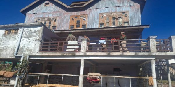 जम्मू-कश्मीर पुलिस ने पाकिस्तान से सक्रिय मूल आतंकवादियों के रिश्तेदारों व सहयोगियों के खिलाफ शुरू की कार्रवाई